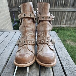 Used Freebird Sonoma Booties sz 9